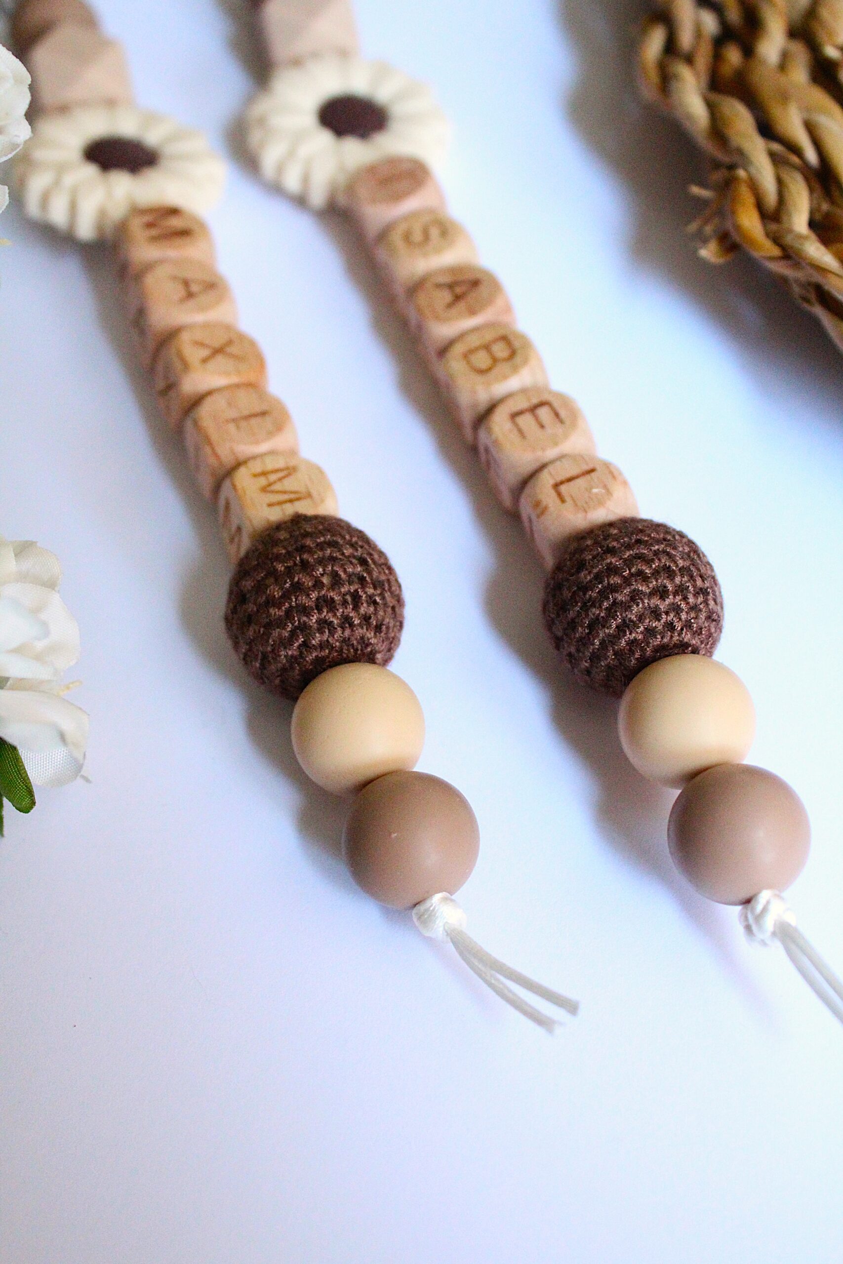 sleutelhanger met naam bruin beige